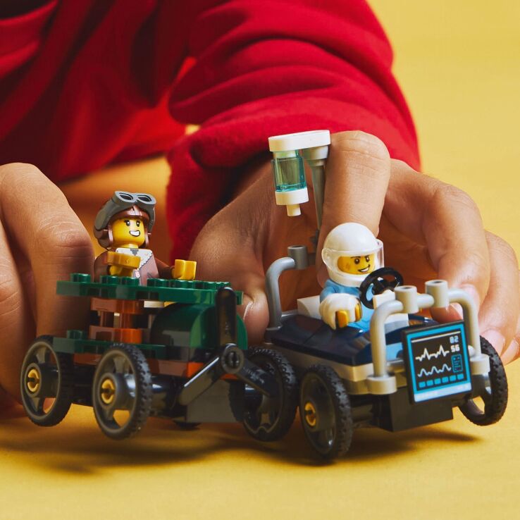 LEGO® City Airplane vs. Hospital Bed Race Car Pack (60459) (4)
