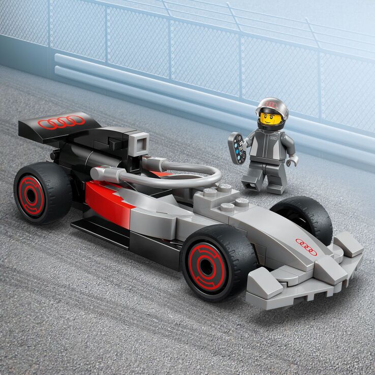 LEGO City F1 Display Truck With AUDI F1 Race Car (60493) (4)