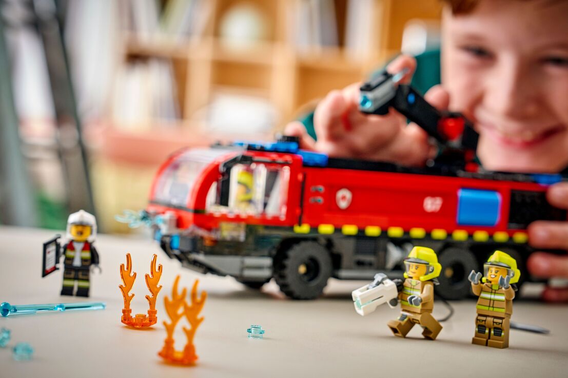 LEGO® City Airport Fire Truck (60499) (10)