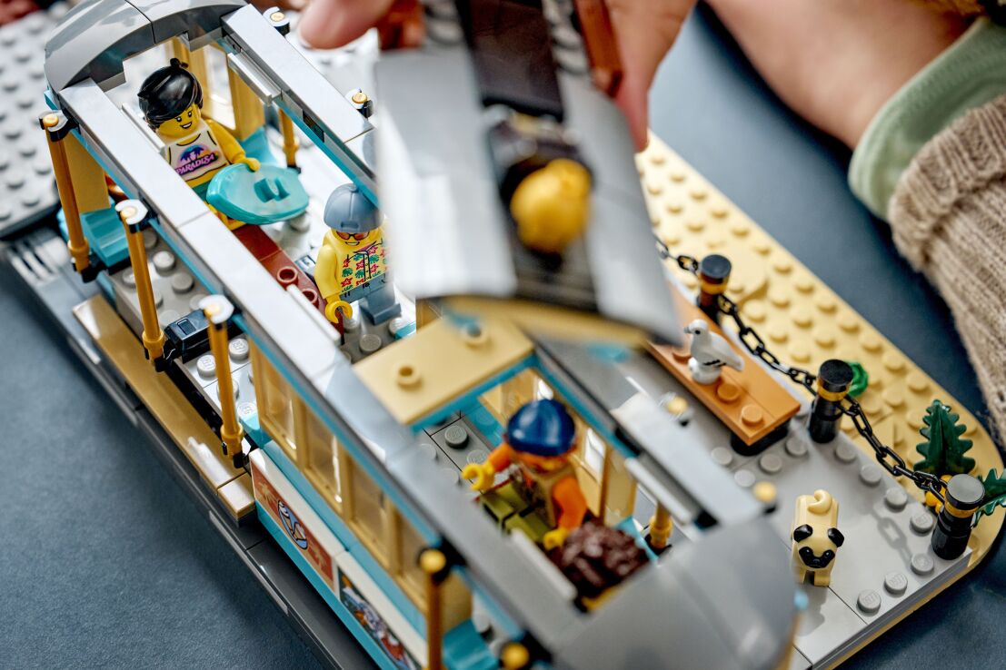LEGO® City Classic Beach Streetcar (60506) (11)
