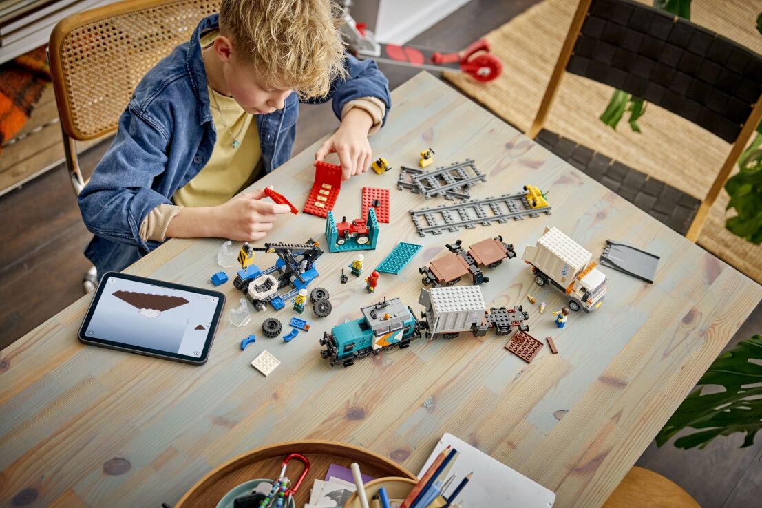 LEGO® City Harbor Freight Train With Crane & Truck (60509) (7)