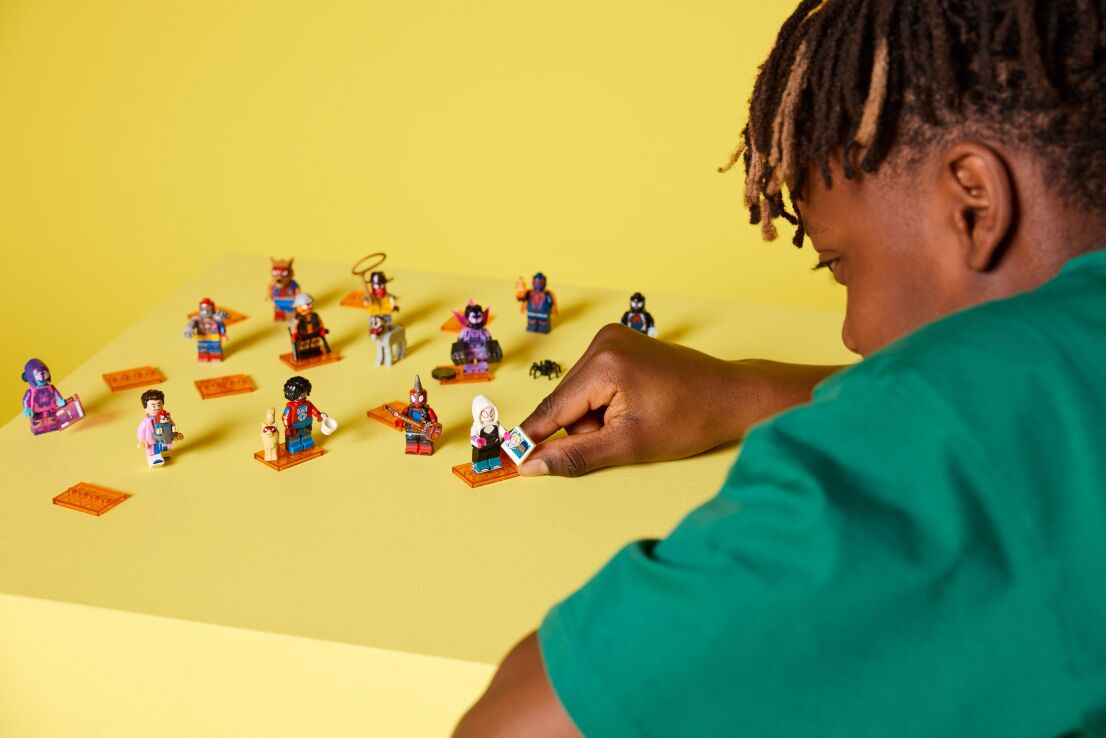 LEGO Minifigures Spider-Man Across The Spider Web (71050) (10)