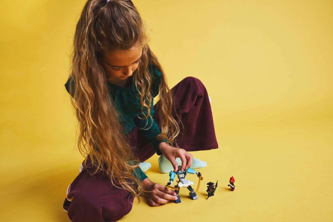 LEGO Ninjago Zane's Battle Suit Mech (71827) (8)