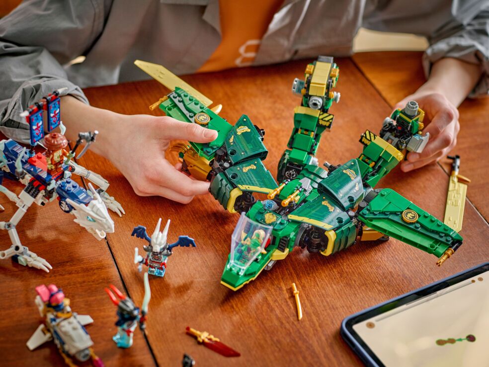 LEGO Ninjago Lloy's Jet Mech (71845) (6)