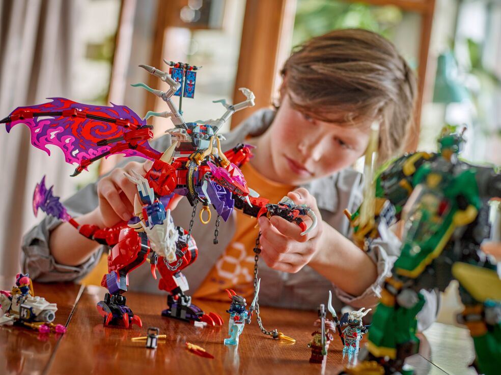 LEGO Ninjago Lloy's Jet Mech (71845) (8)