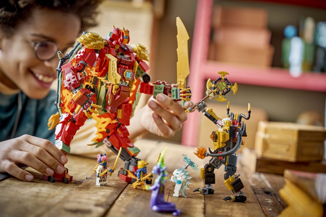 LEGO® Ninjago Wyldfyre's Transforming Dragon Mech (71868) (7)