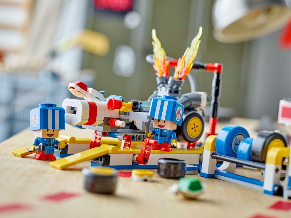 LEGO Super Mario Kart-Toad's Garage (72035) (10)