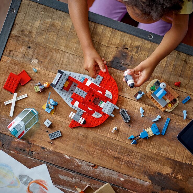 LEGO Star Wars The Crimson Firehawk (75384) (5)