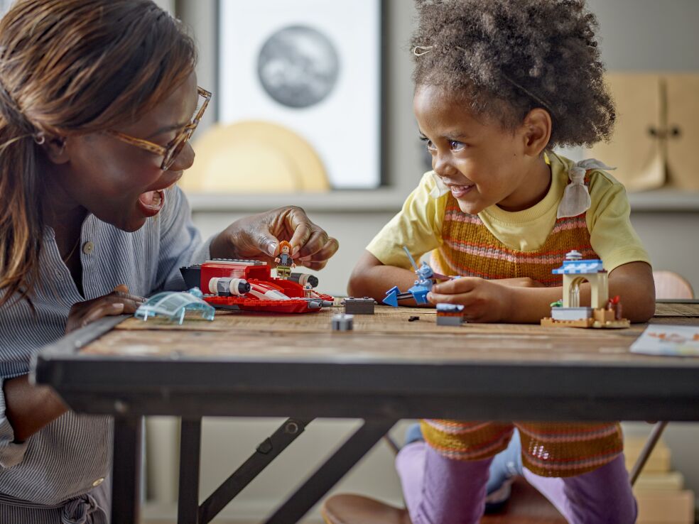 LEGO Star Wars The Crimson Firehawk (75384) (6)