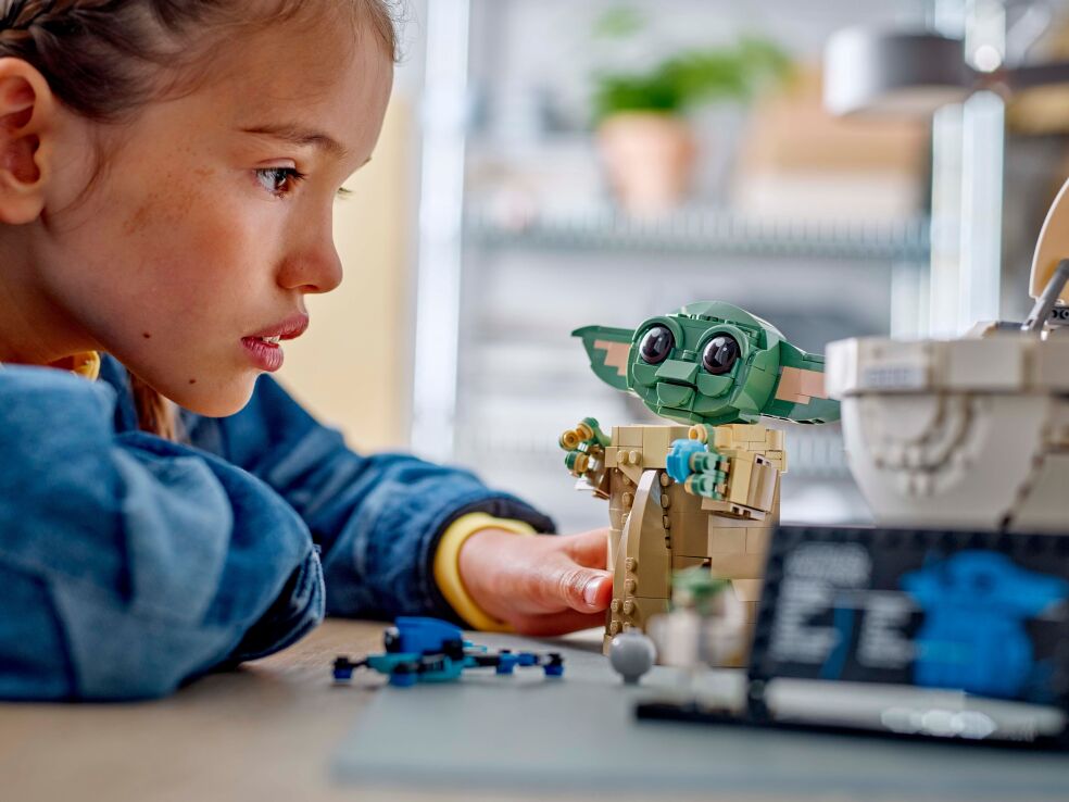 LEGO Star Wars Grocu With Hover Pram (75403) (7)