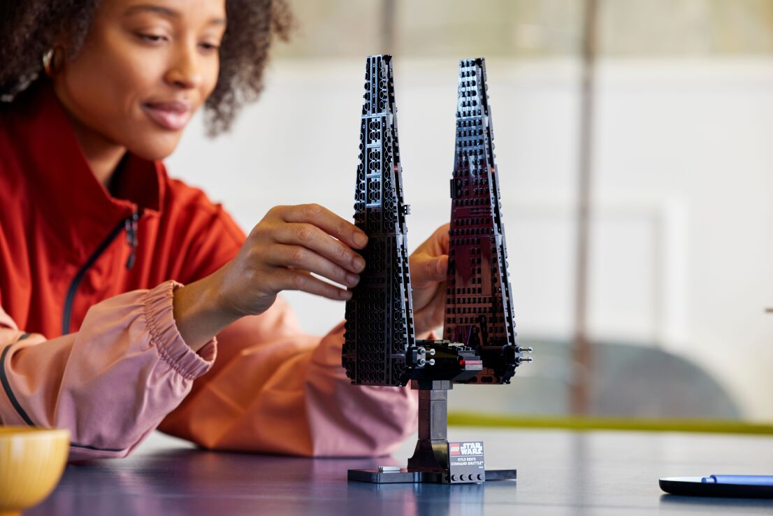 LEGO® Star Wars Kaylo Ren's Command Shuttle (75406) (7)