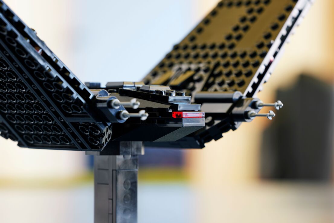 LEGO® Star Wars Kaylo Ren's Command Shuttle (75406) (9)