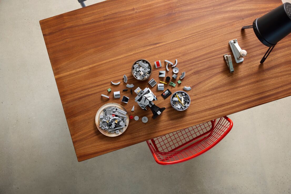 LEGO Star Wars At-At Driver Helmet (75429) (3)