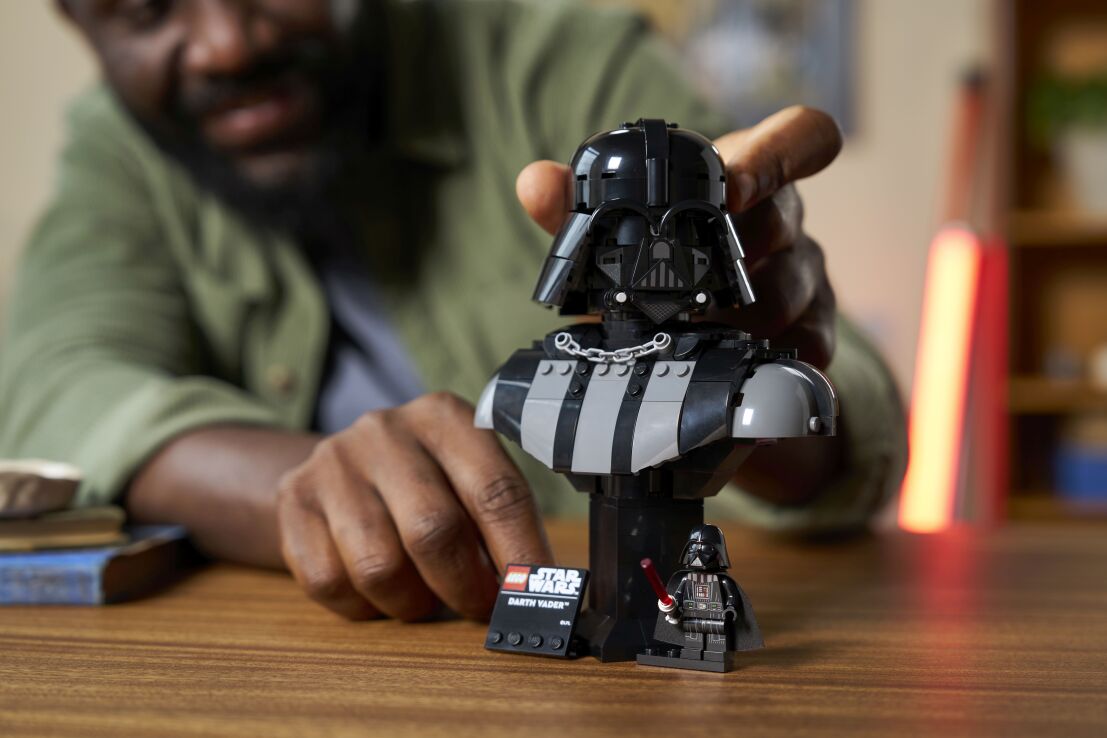 LEGO® Star Wars Darth Vader Bust (75439) (7)