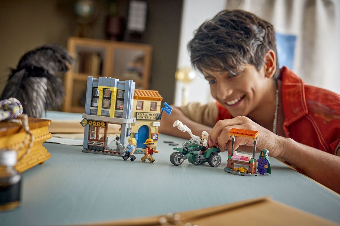 LEGO® One Piece Showdown With Captain Smoker (75642) (6)