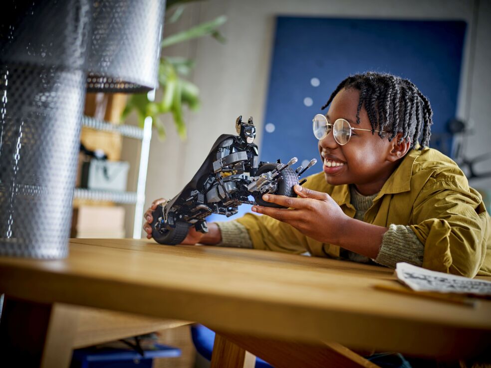 LEGO Super Heroes Batman Construction Figure & The Bat-Pod Bike (76273) (3)