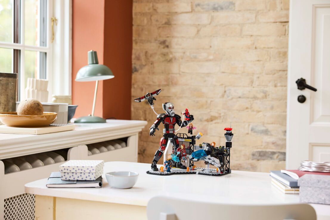 LEGO Super Heroes Captain America: Civil War Action Battle (76314) (11)