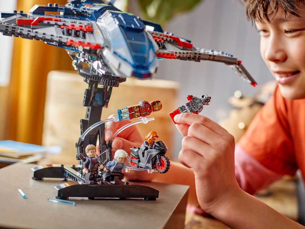 LEGO Super Heroes Avengers: Age Of Ultron Quinjet (76325) (9)