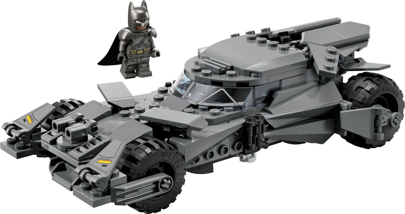 LEGO Super Heroes Batman vs. Superman Batmobile (76331) (1)