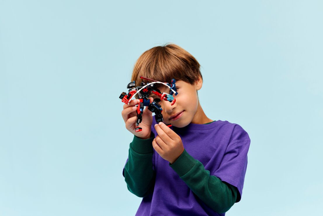 LEGO Super Heroes Miles Morales vs. Spider-Man 2099 (76337) (8)