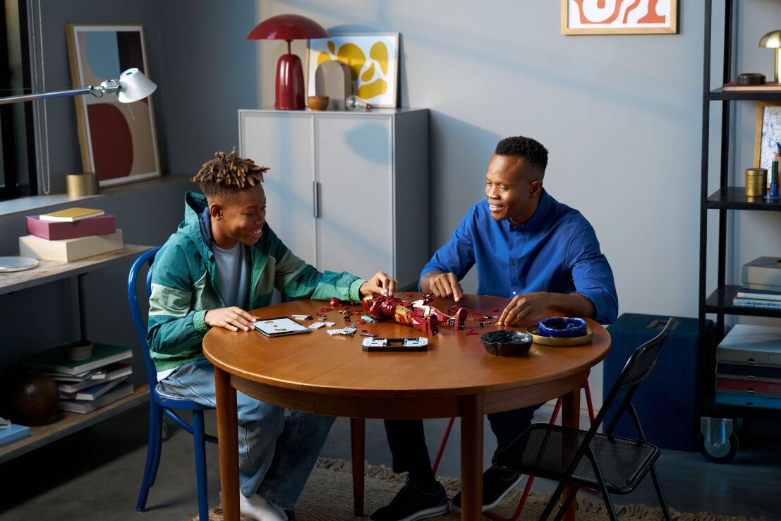 LEGO Super Heroes Iron Man Mark 3 Collector's Edition (76344) (9)