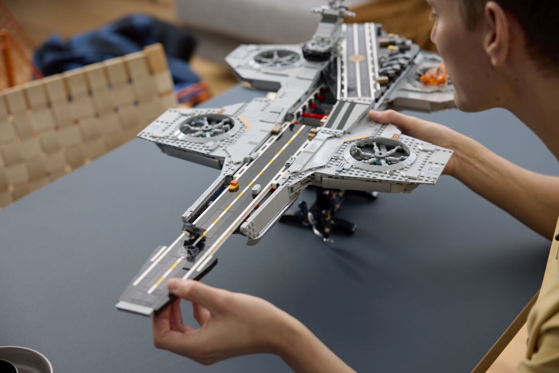 LEGO® Super Heroes S.H.I.E.L.D. Helicarrier (76354) (7)