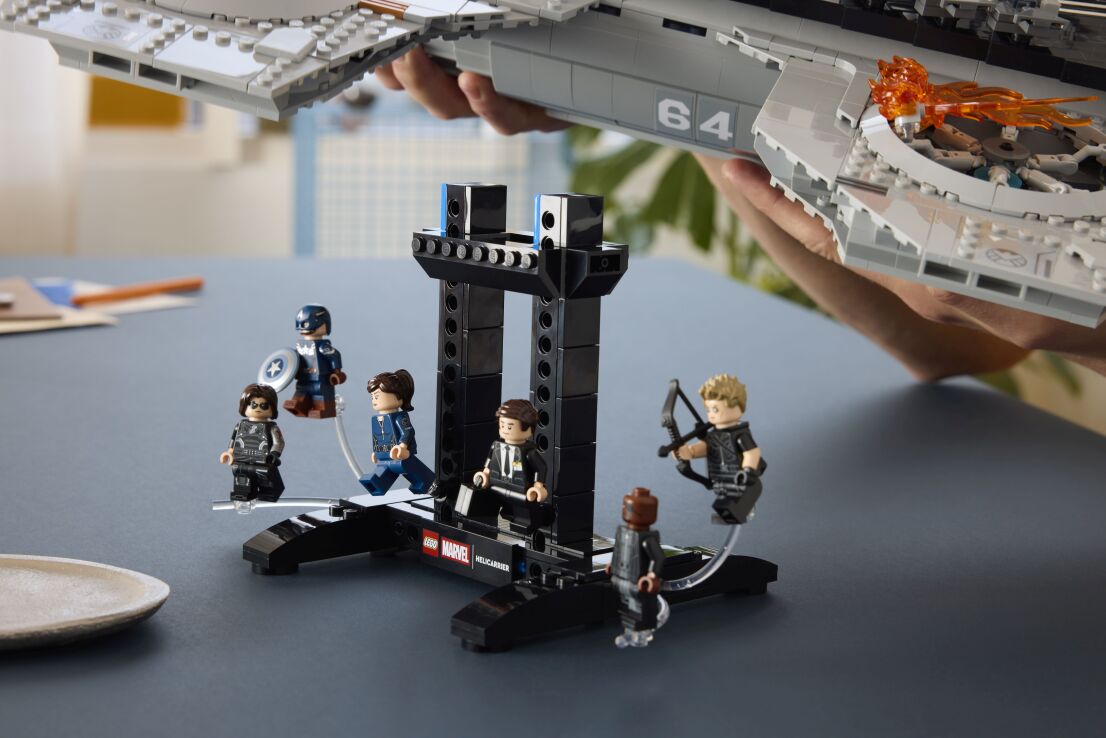 LEGO® Super Heroes S.H.I.E.L.D. Helicarrier (76354) (9)