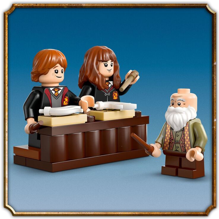 LEGO Harry Potter Hogwarts Castle: Charms Class (76442) (4)