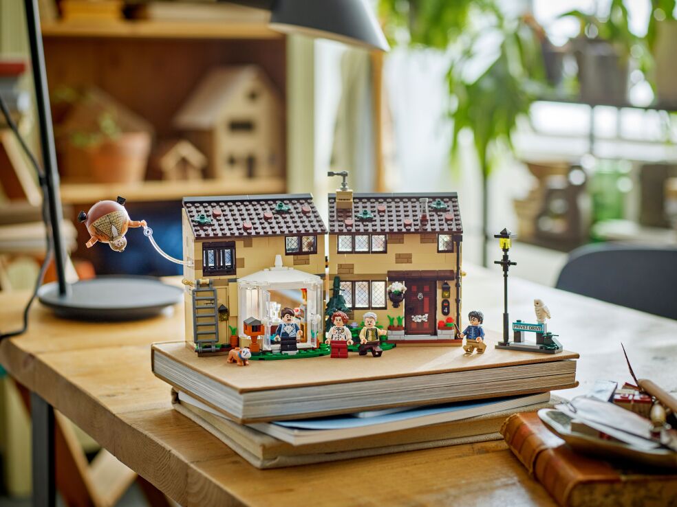 LEGO Harry Potter Privet Drive: Aunt Marge's Visit (76451) (11)