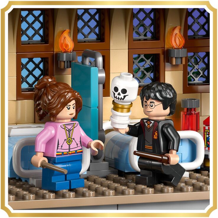 LEGO Harry Potter Hogwarts Castle: Hospital Wing (76463) (2)
