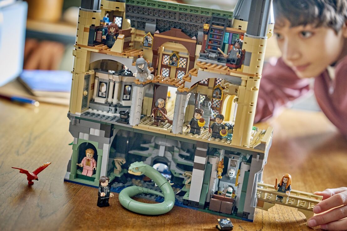 LEGO® Harry Potter Hogwarts Castle: East Wing (76473) (9)