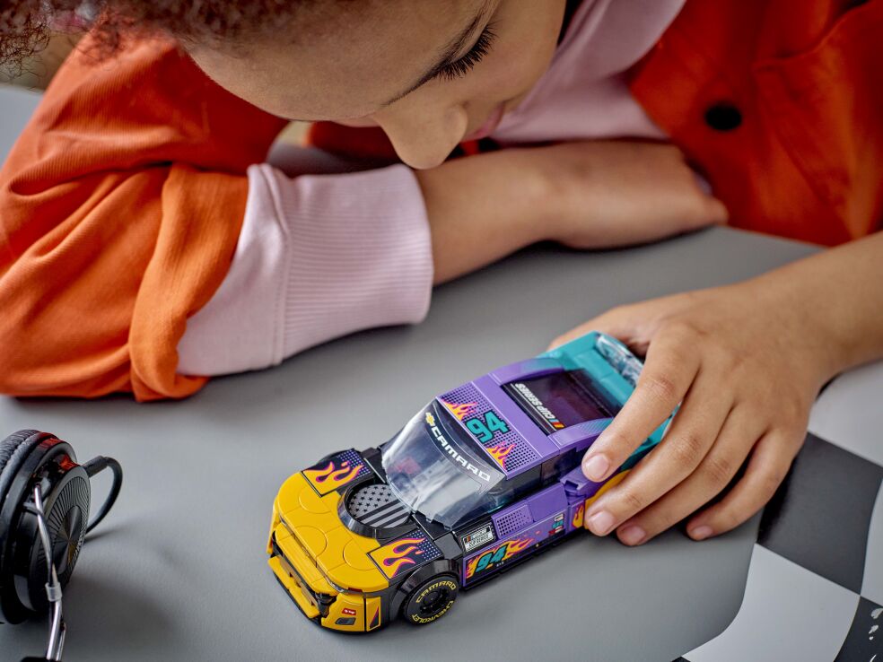 LEGO Speed Champions Nascar Next Gen Chevrolet Camaro ZL1 (76935) (3)