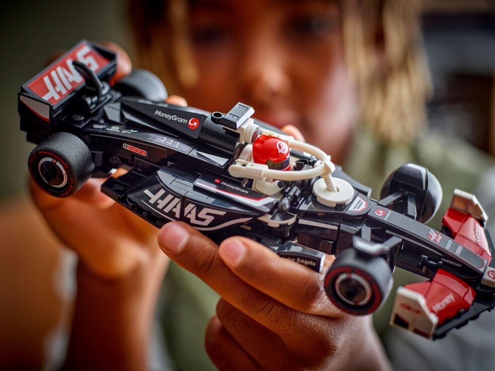 LEGO Speed Champions Moneygram Haas F1 Team VF-24 Race Car (77250) (6)