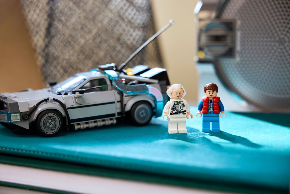 LEGO Speed Champions Time Machine From Back To The Future (77256) (5)