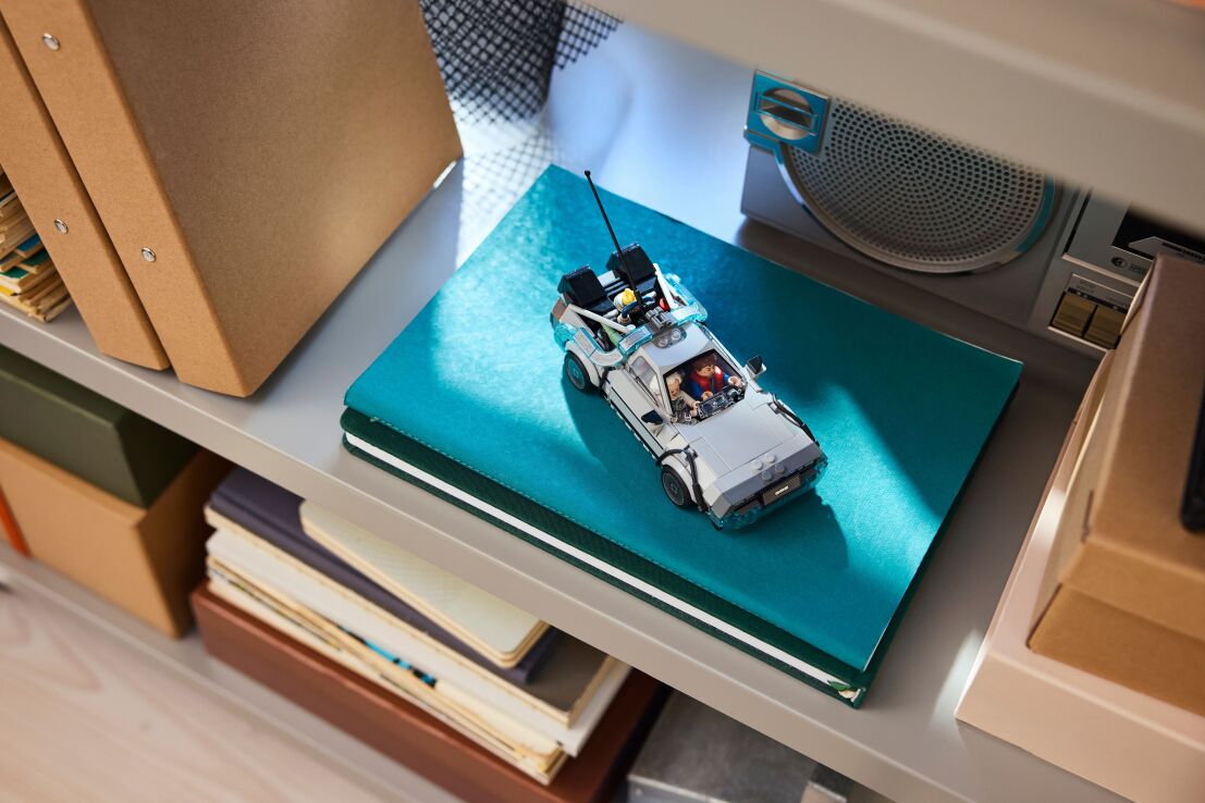 LEGO Speed Champions Time Machine From Back To The Future (77256) (6)